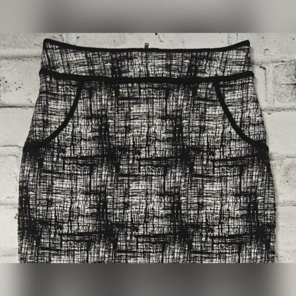 Faith and Joy New York Black & White Grid Pattern Skirt - Picture 3 of 10